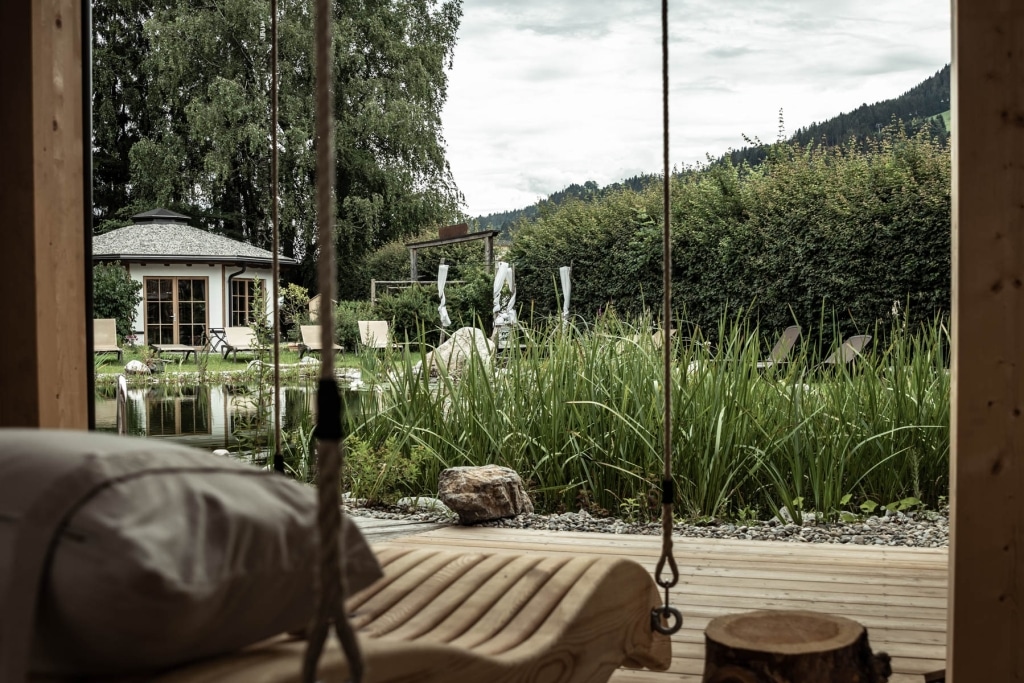 Schwimmteich im Gartenhotel Flora